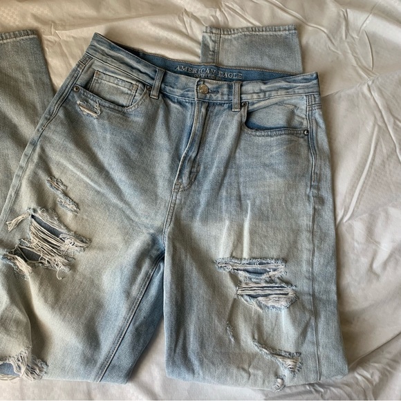 ♡ • SOLD!! American Eagle Mom Jeans | Size 10 - Picture 4 of 9